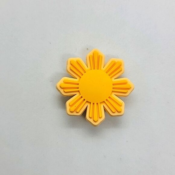 🎈5/$10🎈 PATCHES..CROC CHARMS.. sun.. - Picture 1 of 1